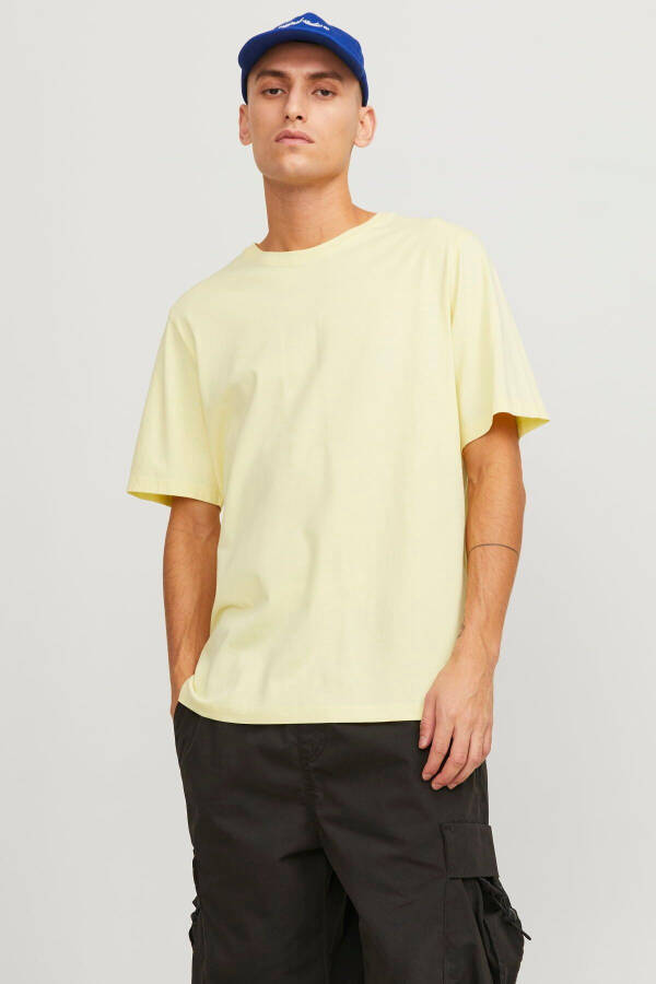 Round neck, organic cotton men's t-shirt. - 7