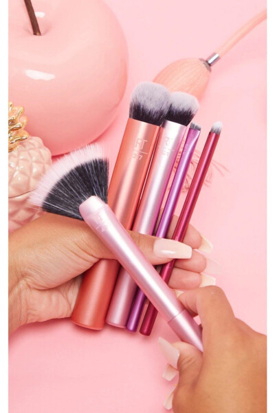 Rt-1895 Artist Essentials Makeup Brush Set - 2