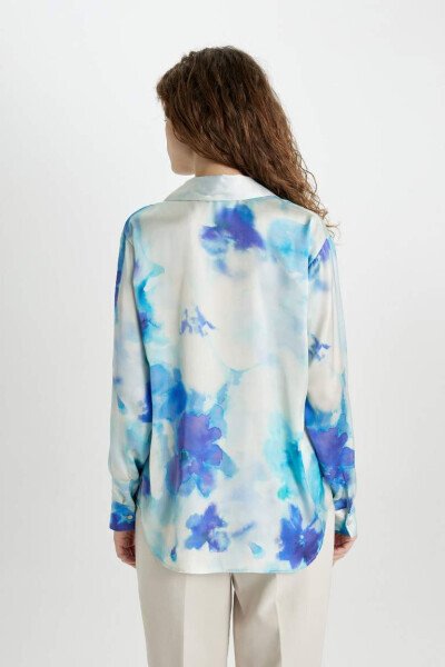 Рубашка из атласа с длинным рукавом, свободного кроя, цвета экрю - 4