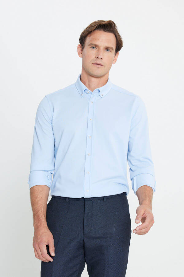 Рубашка приталенная хлопковая слим-фит с пуговицами на воротнике - 1