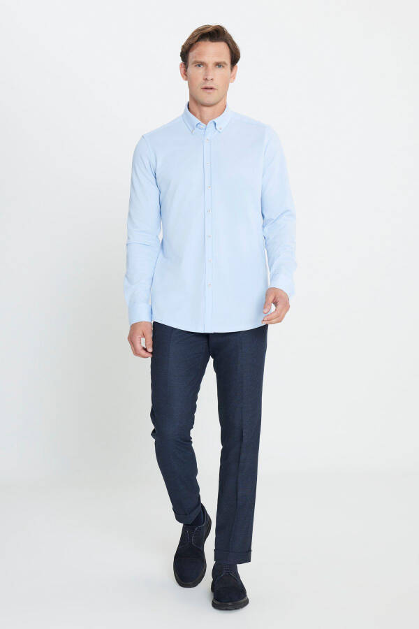 Рубашка приталенная хлопковая слим-фит с пуговицами на воротнике - 2
