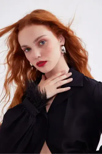 Рубашка свободного кроя с отделкой из страусиных перьев - Черный - 1