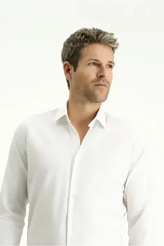 Рубашка хлопковая белая с длинным рукавом, узкого кроя, облегающая, немнущаяся, не требующая глажки - 4