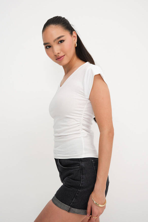 Ruched Sides V-Neck T-Shirt P1566-S1 - 2