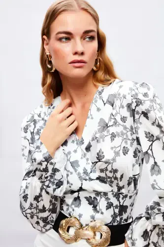 Ruffle Sleeve Satin Blouse - BLACK - SATEEN (1)