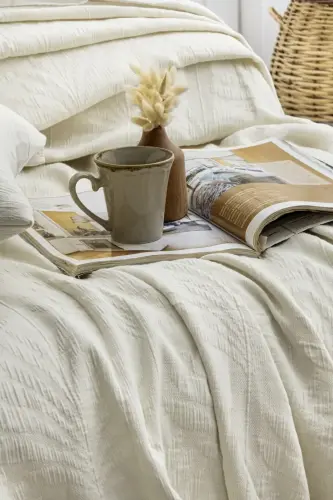 Şaheser Home Collection Yatak Örtüsü Çift Kişilik Silvia Krem - NEVRESIMDUNYASI (1)