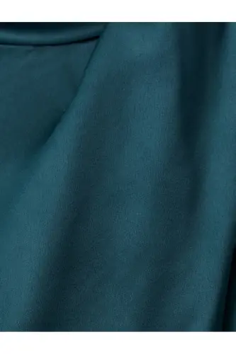 Saten Bluz Asimetrik Dik Yaka Drape Detaylı Uzun Kollu-Yeşil - 6