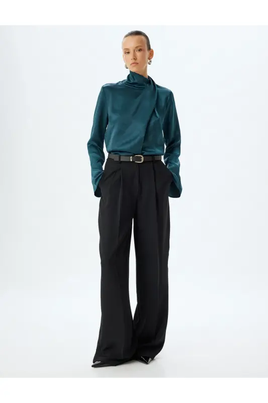 Saten Bluz Asimetrik Dik Yaka Drape Detaylı Uzun Kollu-Yeşil - 2