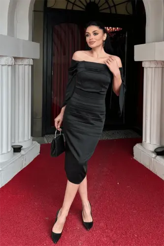 Saten Kumaş Kayık Yaka Kalem Elbise - SİYAH - BÜYÜKBEDENIZ (1)