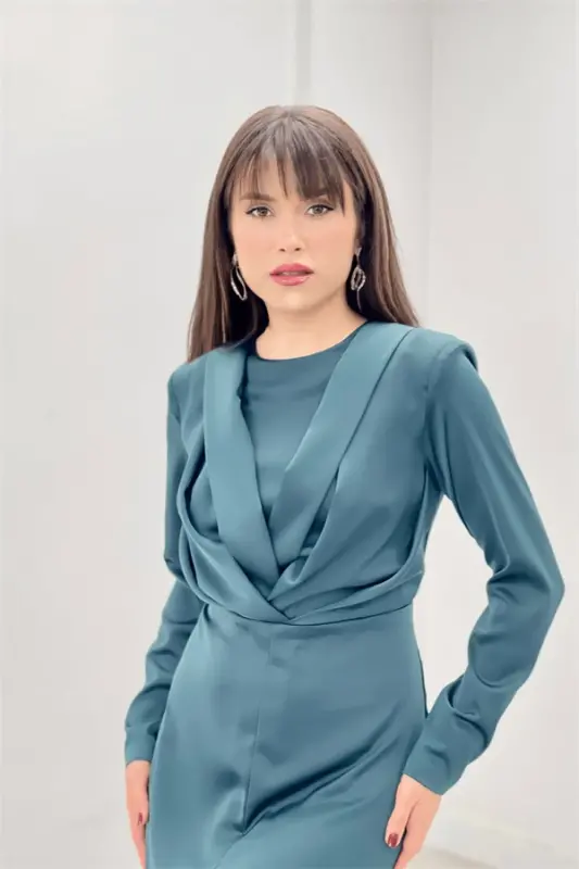 Satin Fabric Pleated Detailed Modest Evening Dress - EMERALD GREEN - 4