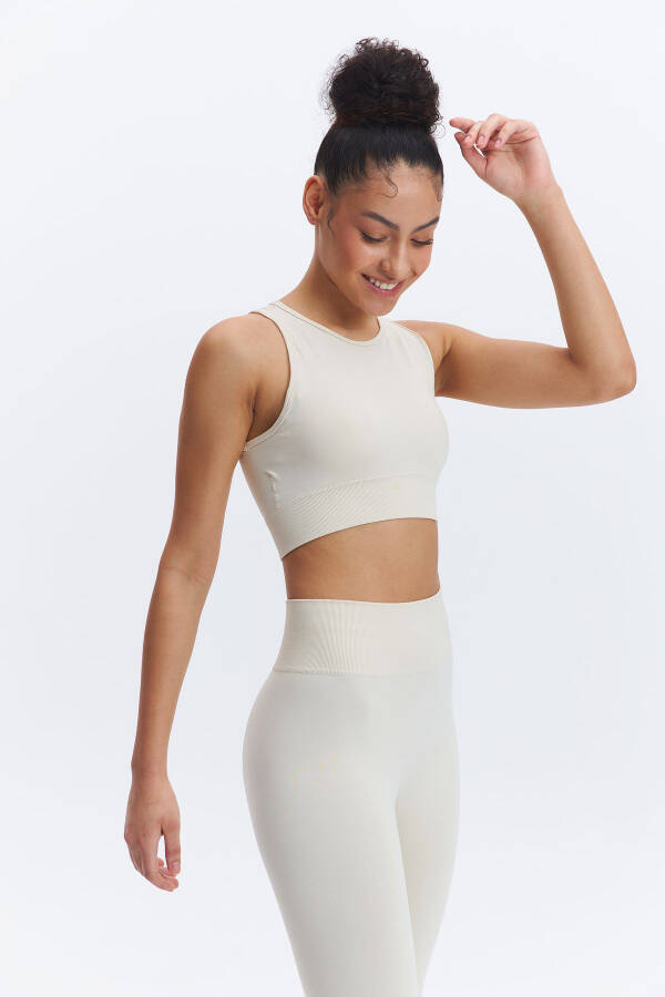 Satya Seamless Dikişsiz Halter Yaka Spor Sütyeni Yoga Büstiyeri-krem - 4