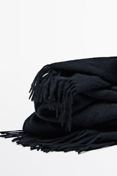 Scarf with fringes, made of wool and cashmere blend. - 10