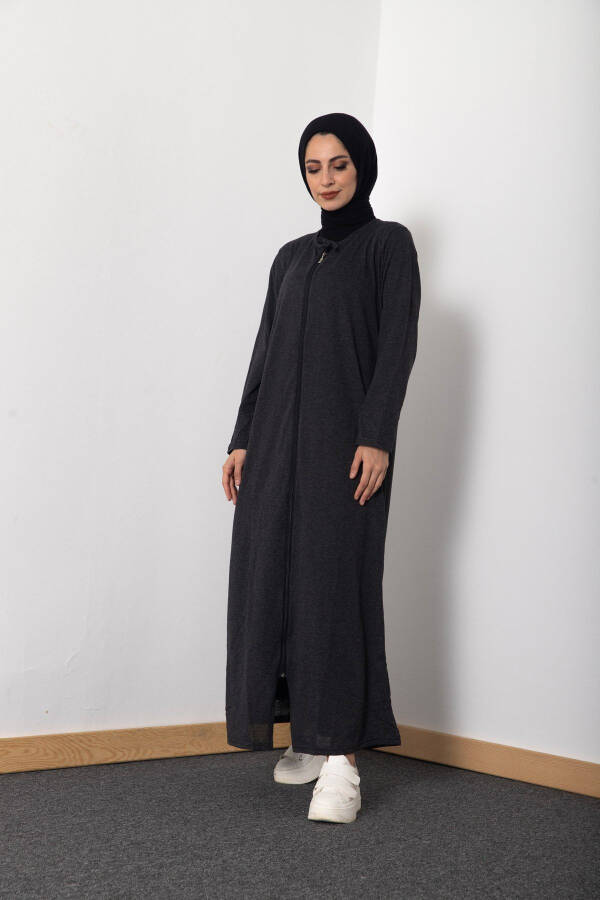 Seasonal Zippered Abaya for Women - 2