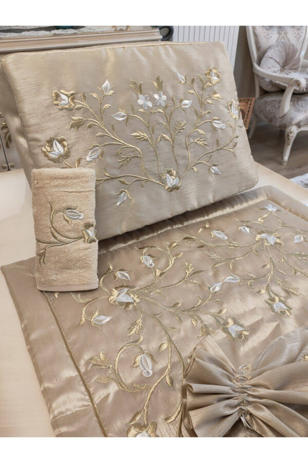 Седжаде, Марашская вышивка, османский шелковый набор состоит из 6 частей. - 1