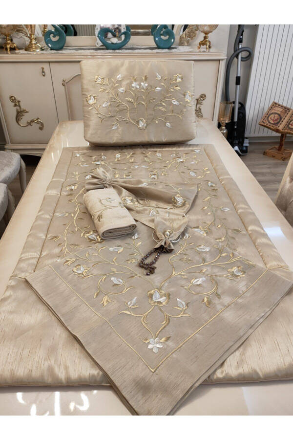 Седжаде, Марашская вышивка, османский шелковый набор состоит из 6 частей. - 2