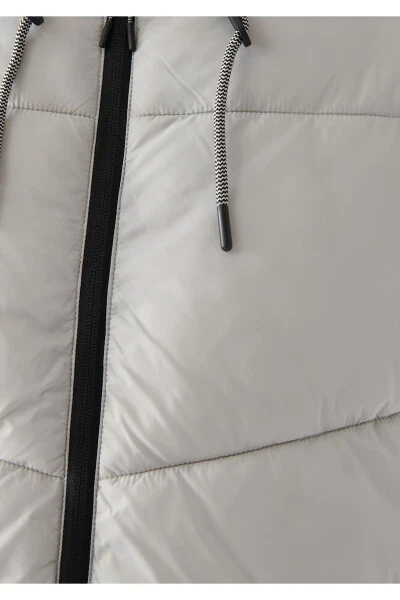 Серая пуховая куртка с капюшоном (стандартный крой) - 7