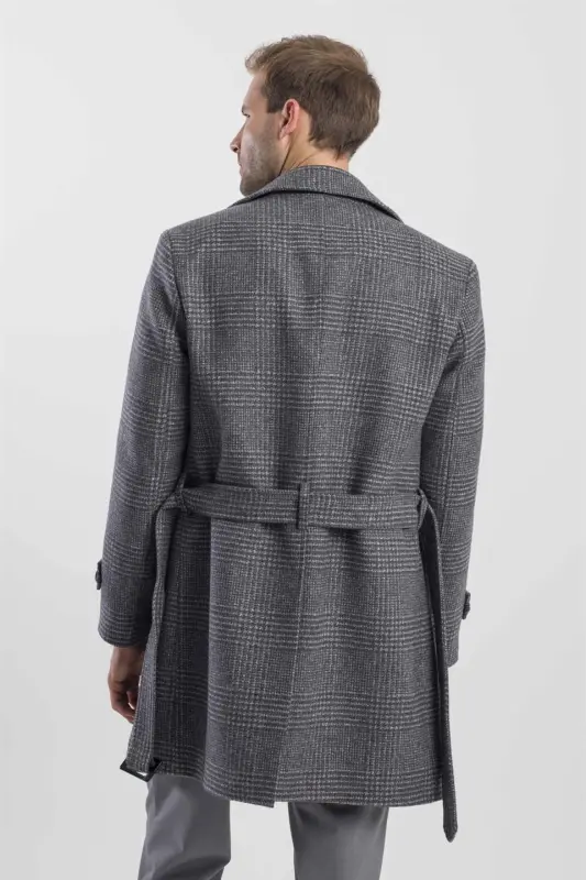 Серое приталенное пальто из шерсти в клетку с воротником-матроской - 4