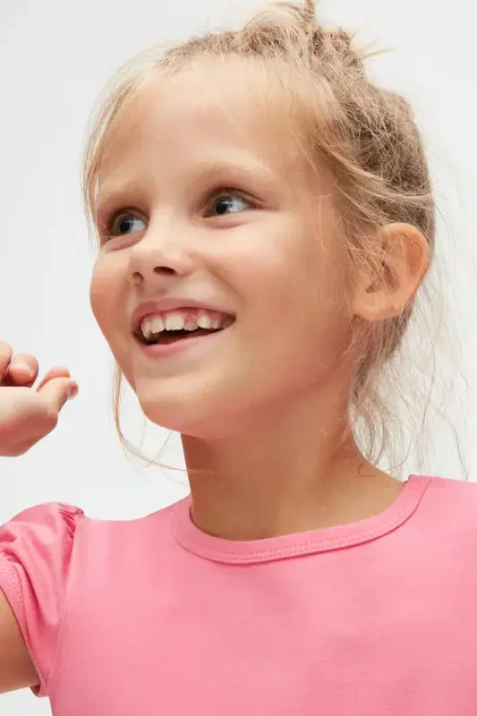 Shakar pushti asosiy qizlar uchun nol yoqali tarvuzli yengli futbolka - KONFET pushti - 2