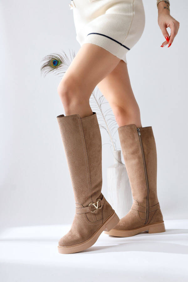 Short heeled suede boots with buckle detail and zipper - 4