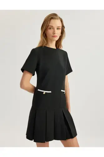 Short Sleeve Crew Neck Applique Double Pocket Detail A-Line Mini Pleated Dress - KOTON (1)
