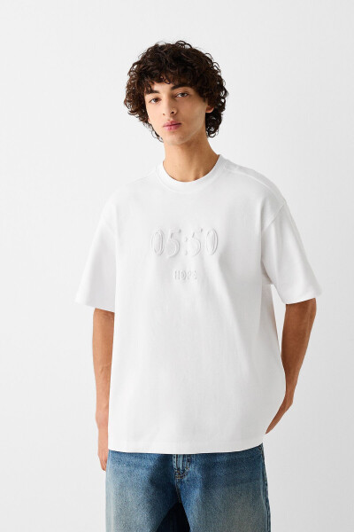 Short sleeve embossed printed square cut t-shirt - 1