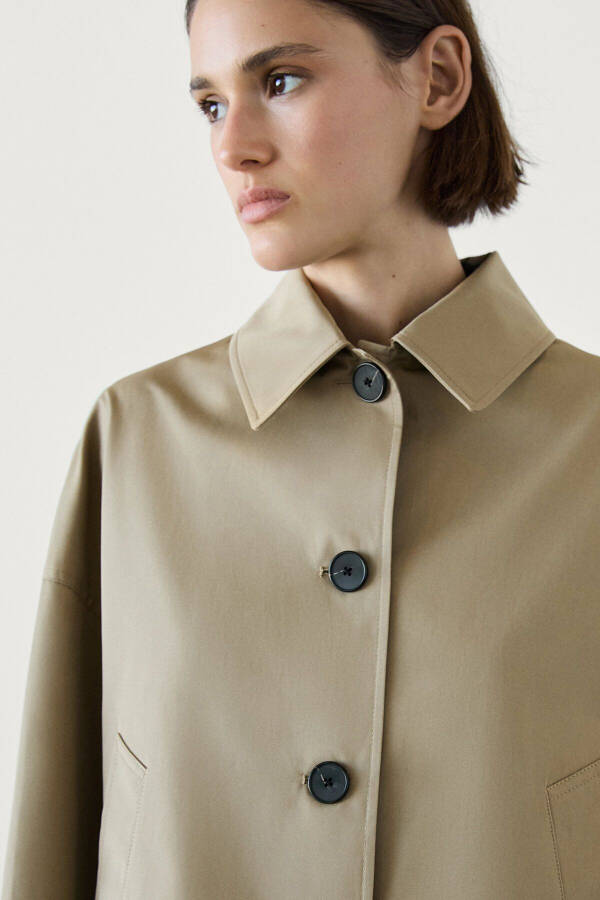 Short trench coat made of 100% cotton - 5