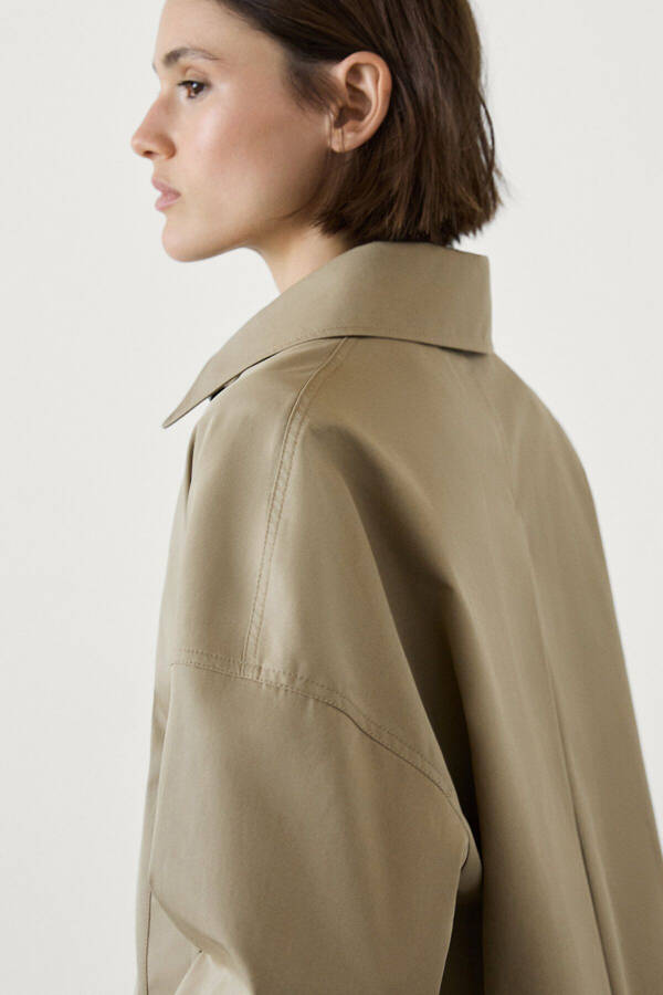 Short trench coat made of 100% cotton - 6