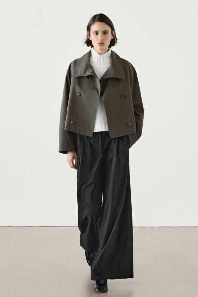 Short trench coat with a stand-up collar - 3