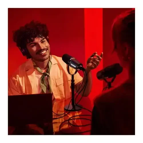 Shure MV7i Smart Microphone – USB-C & XLR Mic for Podcasting, Music & Streaming with Built-in Audio Interface, Auto Level Mode, Advanced DSP, All-Metal Design, Black - 6