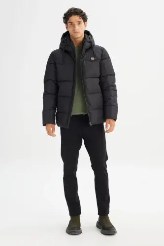 Sıcak Tutan Regular Fit Normal Kesim Kapüşonlu Şişme Mont-Black - LEE (1)