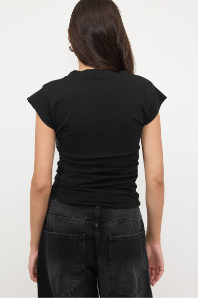 Side Gathered V-Neck T-Shirt P1566-S1-Black - 5