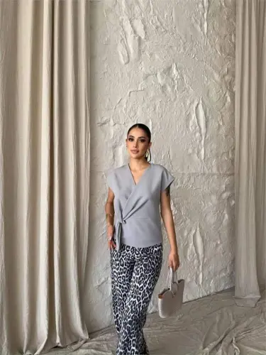 SIDE TIE DETAIL SLEEVELESS BLOUSE - Gray - 1