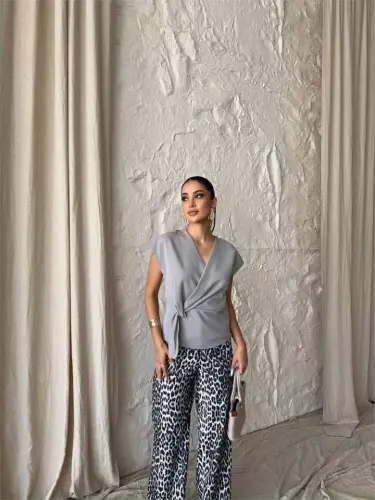 SIDE TIE DETAIL SLEEVELESS BLOUSE - Gray - 3