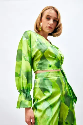 Side Tie Patterned Blouse - GREEN - SATEEN (1)