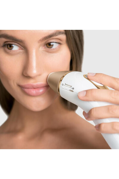 Silk Expert Pro 5 Pl5154 400.000 Atımlı, 2 Başlıklı Yeni Nesil Ipl Tasarım Çanta - BRAUN (1)