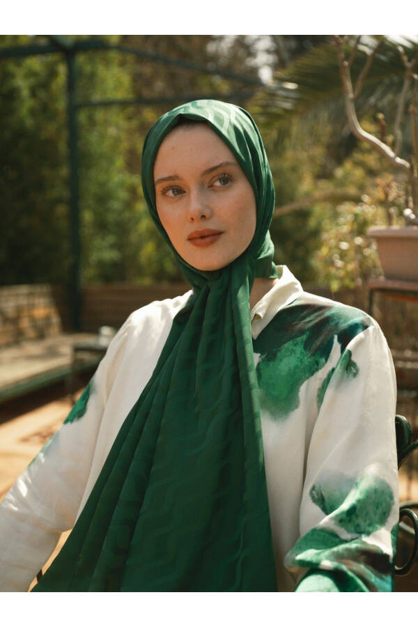 Silky Jacquard Waterway Motif Emerald Green Shawl - 2