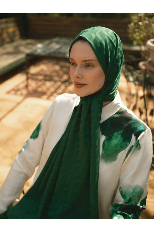 Silky Jacquard Waterway Motif Emerald Green Shawl - 3