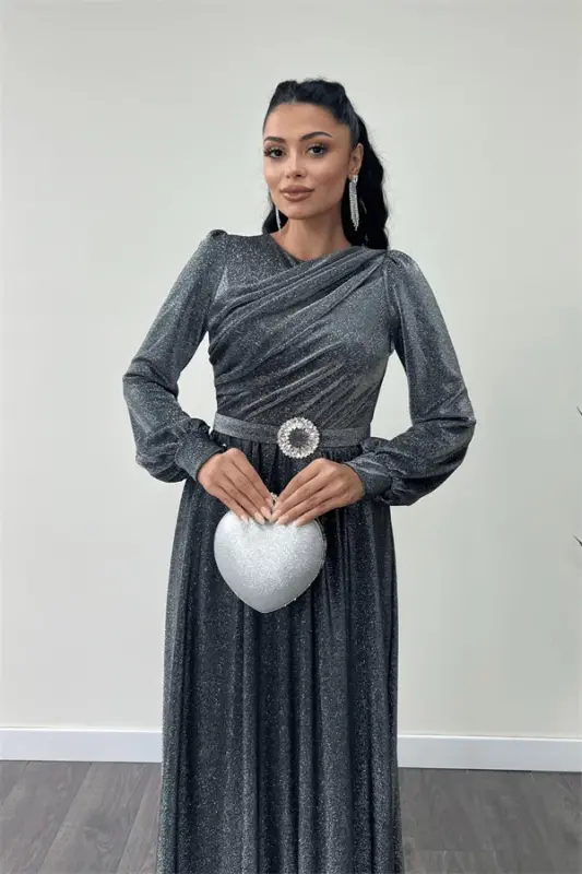 Simli to‘r matoli burmali detalli oqshom libosi - KUMUSH - 4