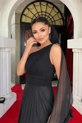 Simli toʻr matoli plili detalli kechki libos - QORA - 4