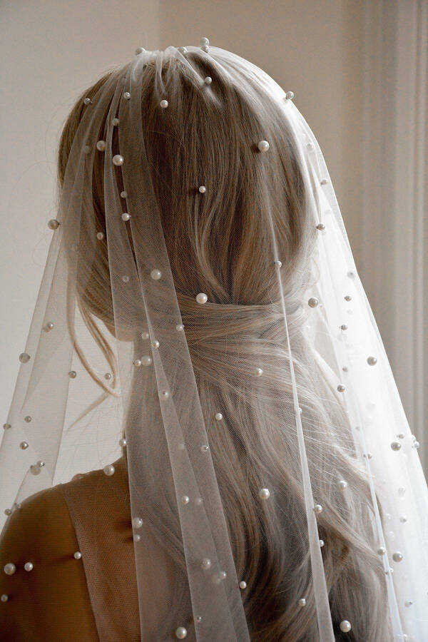 Simple Veil with Pearls, 3 Meters, Ecru Off-White - 1