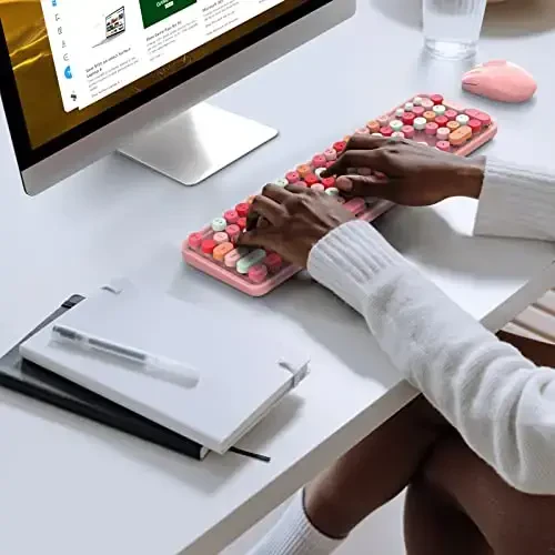 Simsiz klaviatura va sichqoncha to'plami - GEEZER shaftoli pushti to'liq o'lchamli rangli klaviatura 104 tugma - USB 2.4 G qabul qiluvchi Windows, PC, noutbuk, ish stoli uchun dumaloq tugmachali yozuv mashinasi klaviaturalari bilan ulang va o'ynang - 6