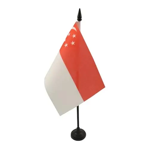 Singapore Table Flag 4'' x 6'' - Singaporean Desk Flag 15 x 10 cm. - Black plastic stick and base - AZ FLAG - 3