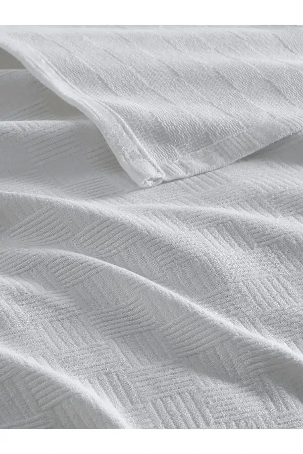 Single-Person Cotton Blanket with Small Checkered Pattern Hotel-Style Luxury Blanket White - 1
