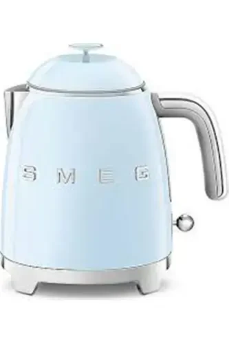 Синий мини-чайник Klf05 - SMEG (1)
