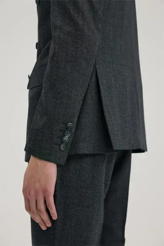 Синий приталенный клетчатый двубортный костюм - 5