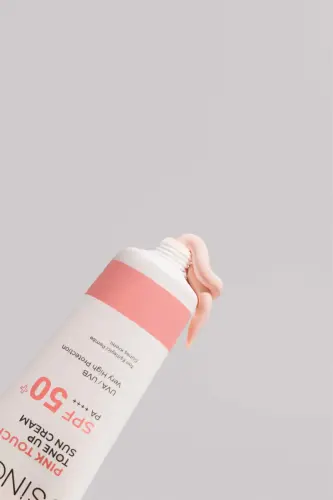 Sinoz SPF 50+ Pembe Aydınlatıcı Yüz Güneş Kremi PA++++ 50 ML - 1