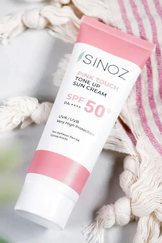 Sinoz SPF 50+ Pembe Aydınlatıcı Yüz Güneş Kremi PA++++ 50 ML - 5