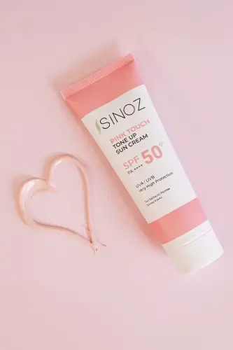 Sinoz SPF 50+ Pembe Aydınlatıcı Yüz Güneş Kremi PA++++ 50 ML - 6