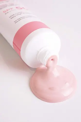 Sinoz SPF 50+ Pembe Aydınlatıcı Yüz Güneş Kremi PA++++ 50 ML - 7