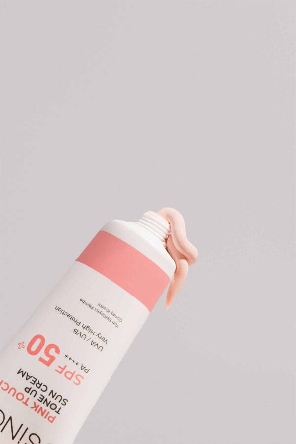 Sinoz SPF 50+ Pink Illuminating Pink Face Sunscreen PA++++ 50 ML - 13